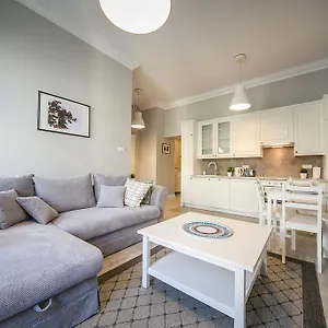 https://friendhouse-apartments-train-station-area.krakowhotelspoland.com