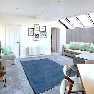 https://home-crowd-luxury-apartments-park-view.yorkshirehotels.net
